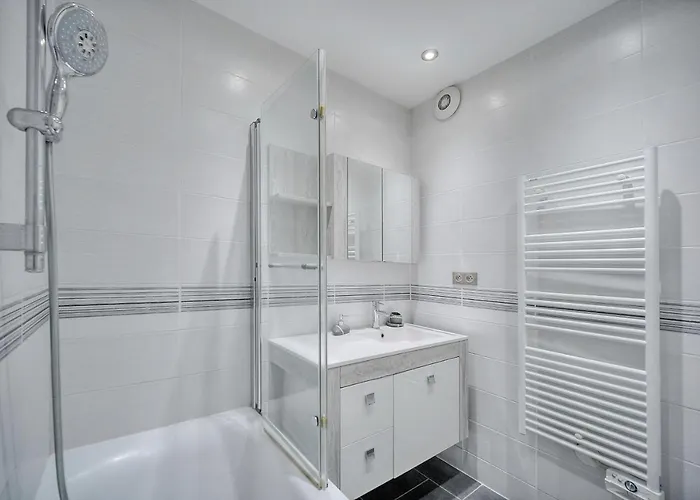 Le Toma - Moderne Et Elegant - Vca Cannes